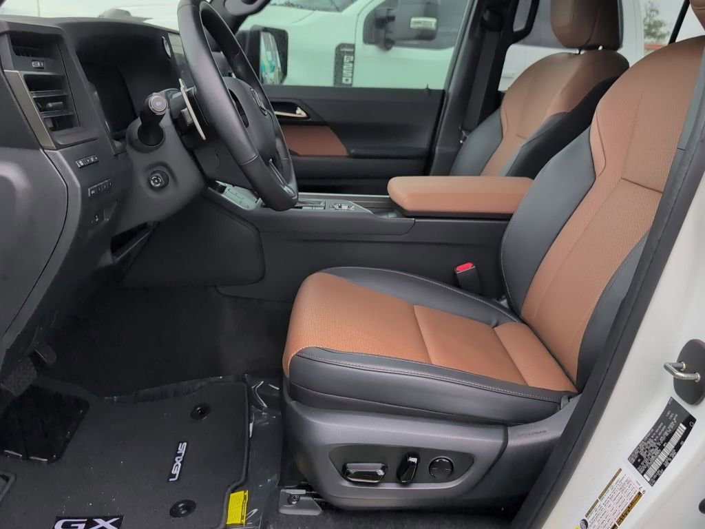 Used 2025 Lexus GX 550 w/ Cold Area Package AWD/4WD image 7