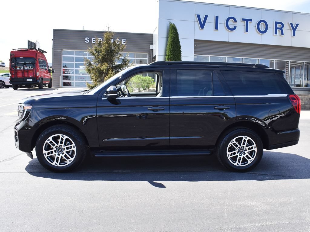 Certified 2025 Ford Expedition Active AWD/4WD image 2