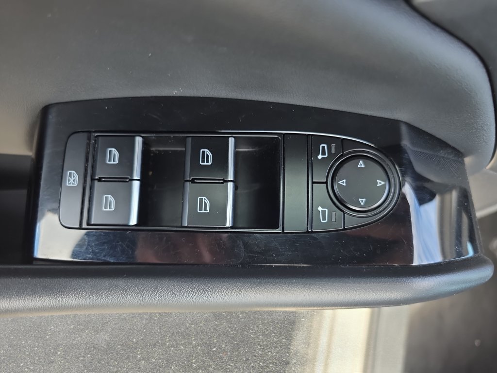 Used 2025 MAZDA MAZDA3 s FWD image 25