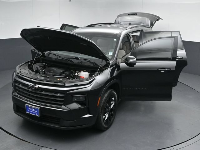 Used 2024 Chevrolet Traverse LT w/ Midnight/Sport Edition AWD/4WD image 53