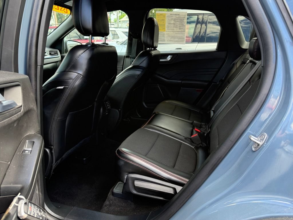 Certified 2025 Ford Escape ST-Line Select AWD/4WD image 24