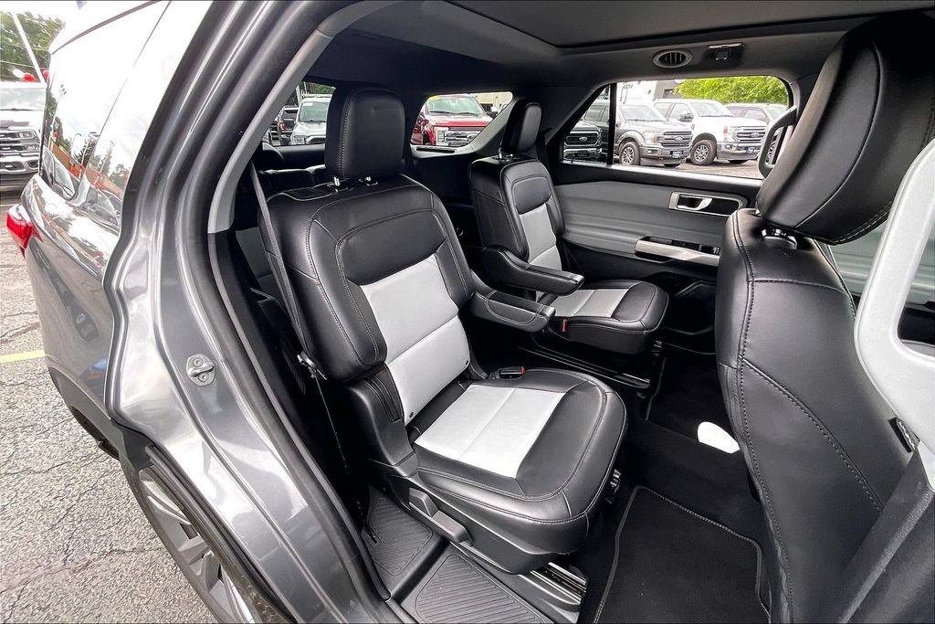 Certified 2022 Ford Explorer XLT w/ Equipment Group 202A AWD/4WD image 26