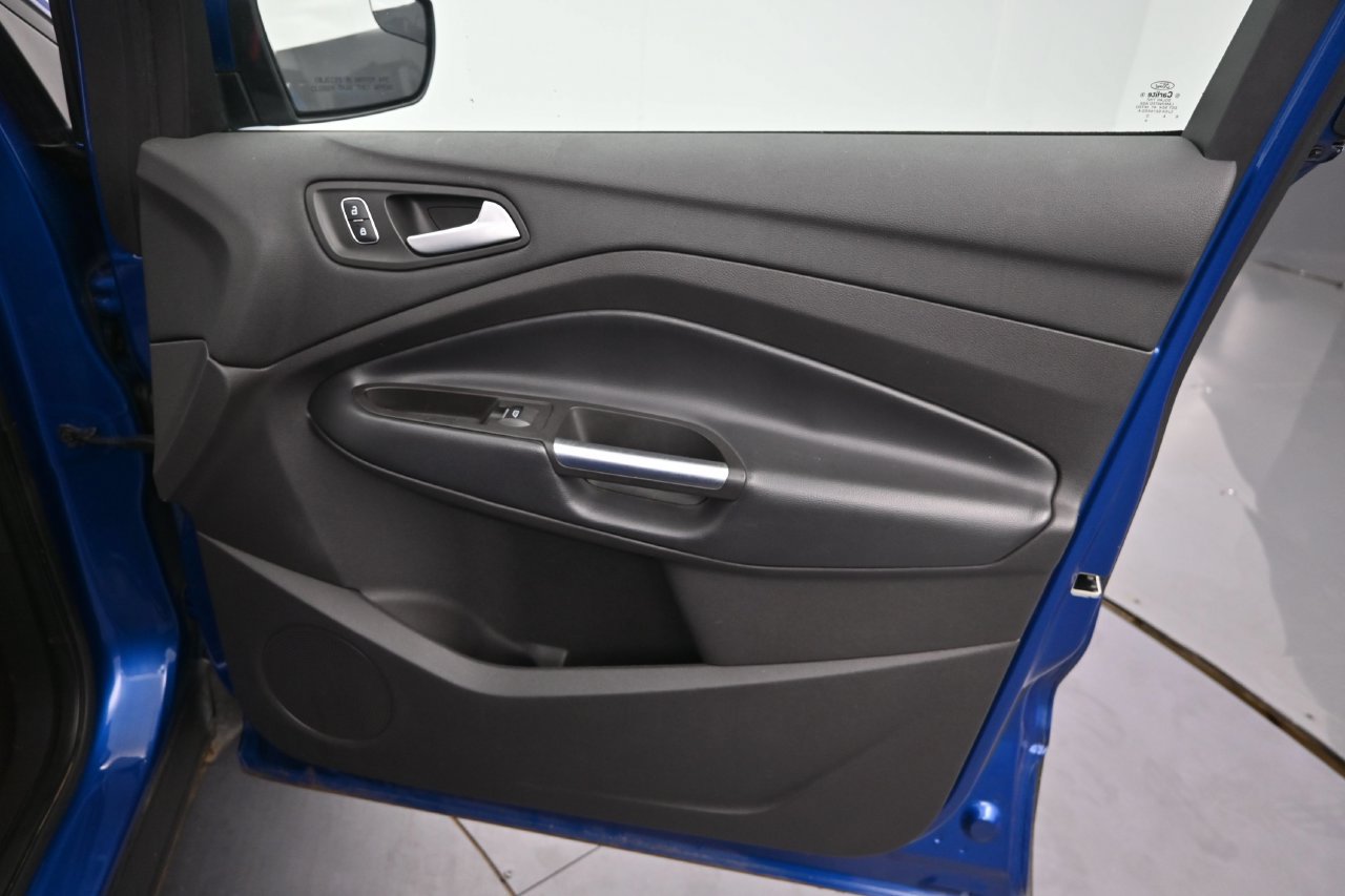 Certified 2019 Ford Escape SE AWD/4WD image 17