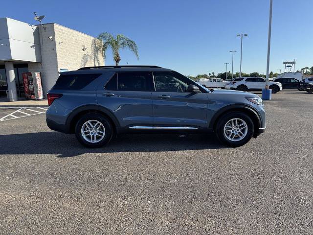 Certified 2025 Ford Explorer Active RWD image 2