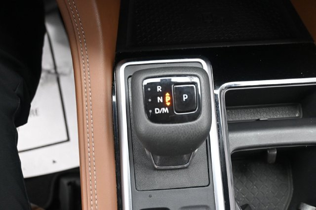 Used 2024 Nissan Pathfinder Platinum AWD/4WD image 15