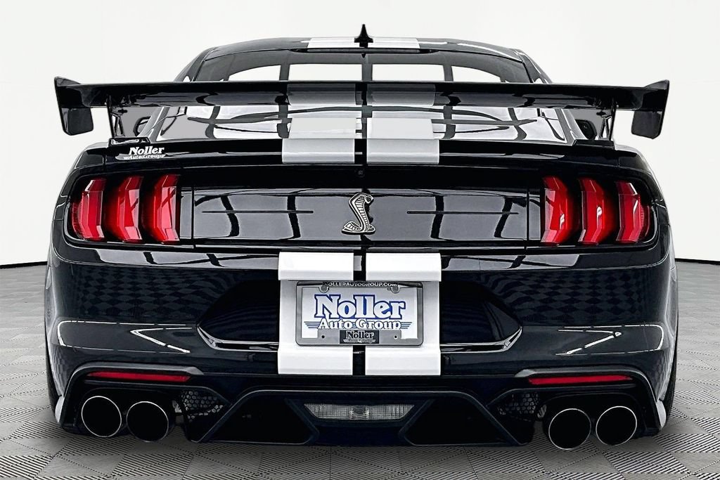 Certified 2022 Ford Mustang Shelby GT500 w/ Carbon Fiber Track Pack RWD image 4