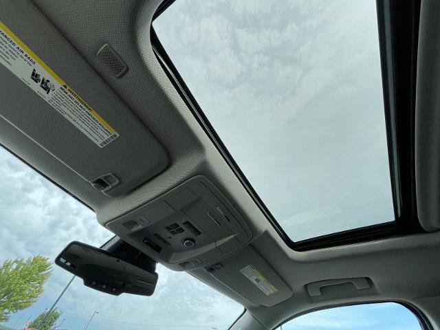 Used 2020 Chevrolet Suburban LT AWD/4WD image 24