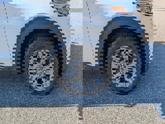 Certified 2023 Ford Explorer XLT w/ Equipment Group 202A image 9