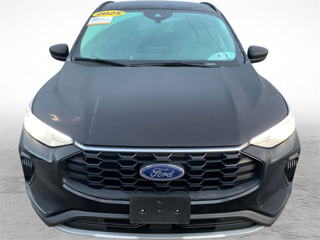 Certified 2025 Ford Escape ST-Line AWD/4WD image 7