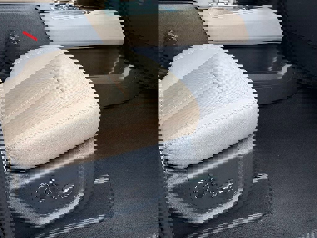 Certified 2024 Ford Expedition Limited image 17