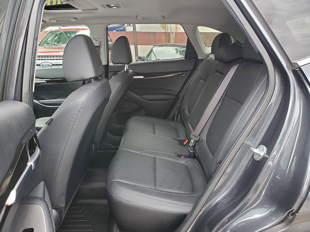 Used 2022 Kia Seltos EX AWD/4WD image 12