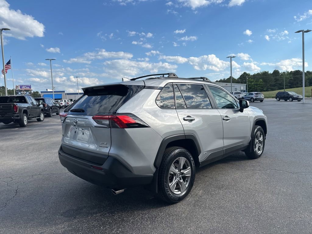 Used 2024 Toyota RAV4 XLE AWD/4WD image 3