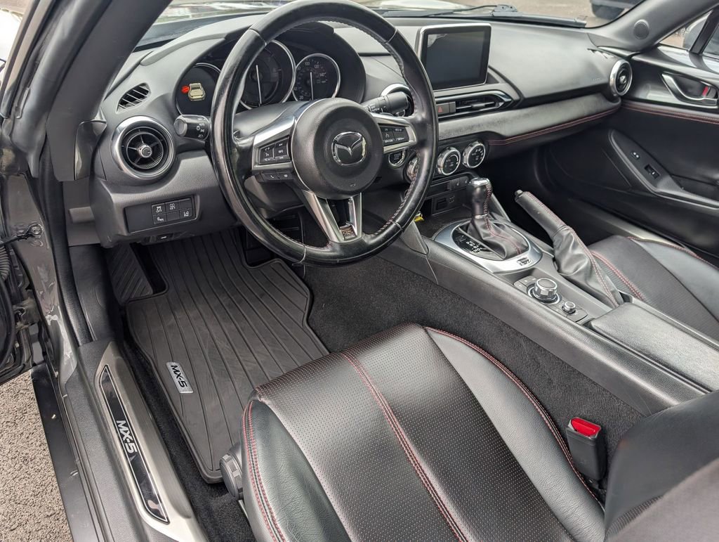 Used 2017 MAZDA MX-5 Miata RF Grand Touring RWD image 10