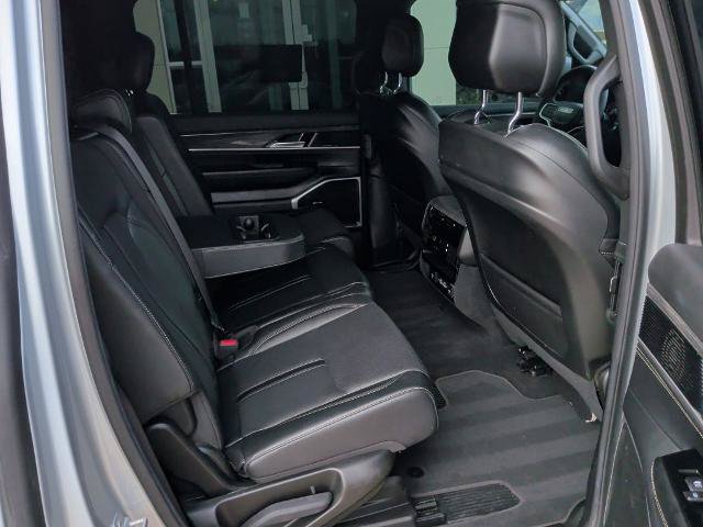 Used 2022 Jeep Wagoneer Series II RWD image 16