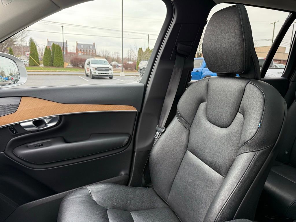 Used 2023 Volvo XC90 B6 Plus image 27