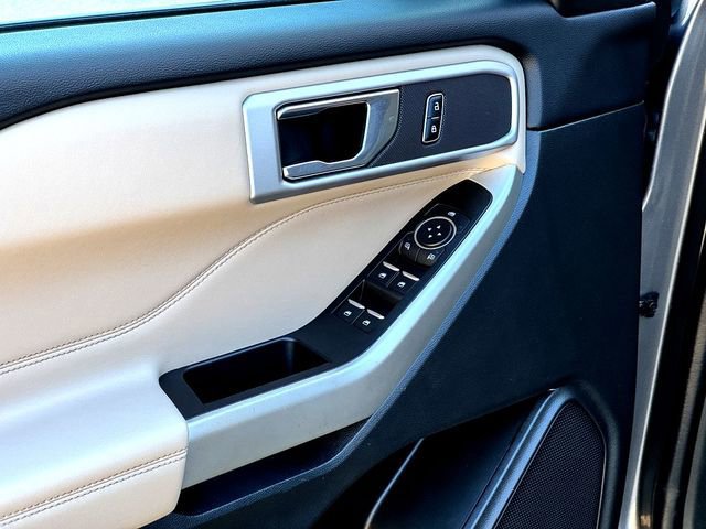 Certified 2021 Ford Explorer XLT w/ Equipment Group 202A image 9