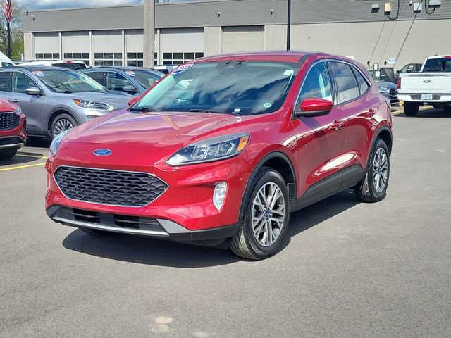 Certified 2022 Ford Escape SEL w/ Technology Package AWD/4WD image 2