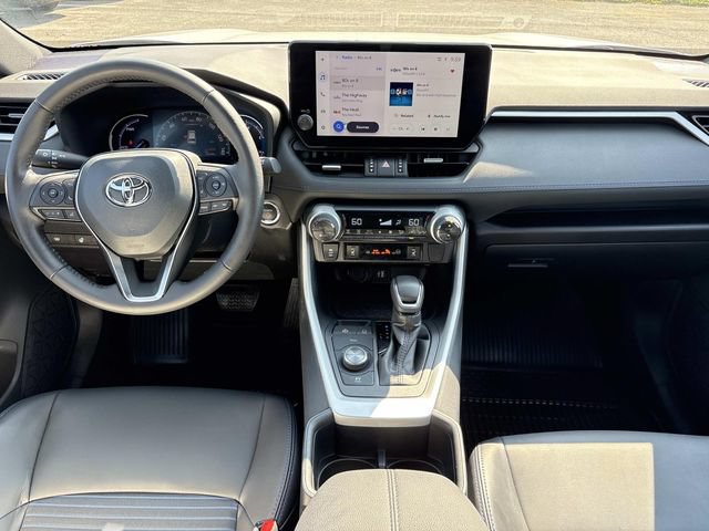 Used 2025 Toyota RAV4 XSE w/ Weather Package AWD/4WD image 14