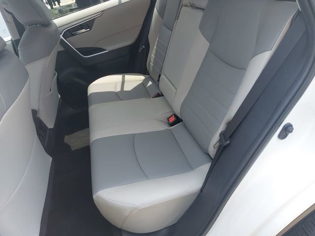 Used 2022 Toyota RAV4 XLE Premium FWD image 14