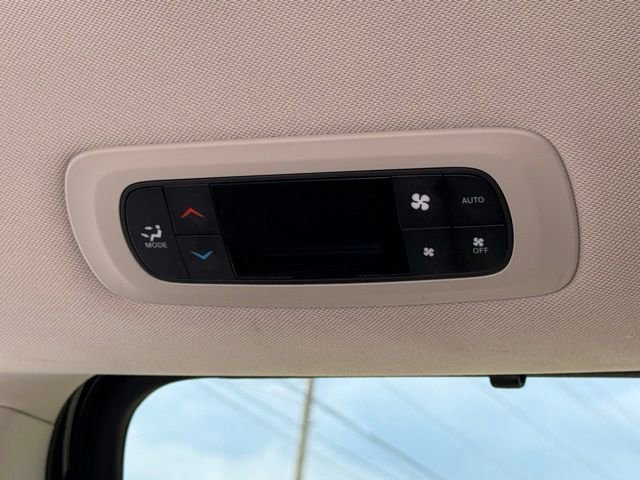 Used 2024 Chrysler Pacifica Touring-L FWD image 34
