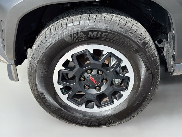 Used 2026 Toyota 4Runner TRD Off-Road Premium AWD/4WD image 32