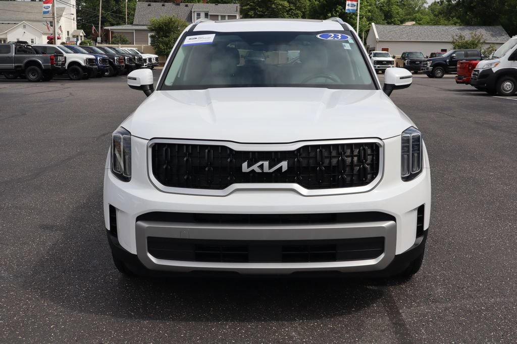 Used 2023 Kia Telluride EX w/ EX Captain's Chair Package AWD/4WD image 13