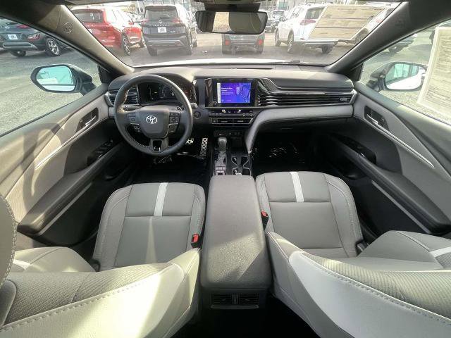 Used 2025 Toyota Camry SE image 9