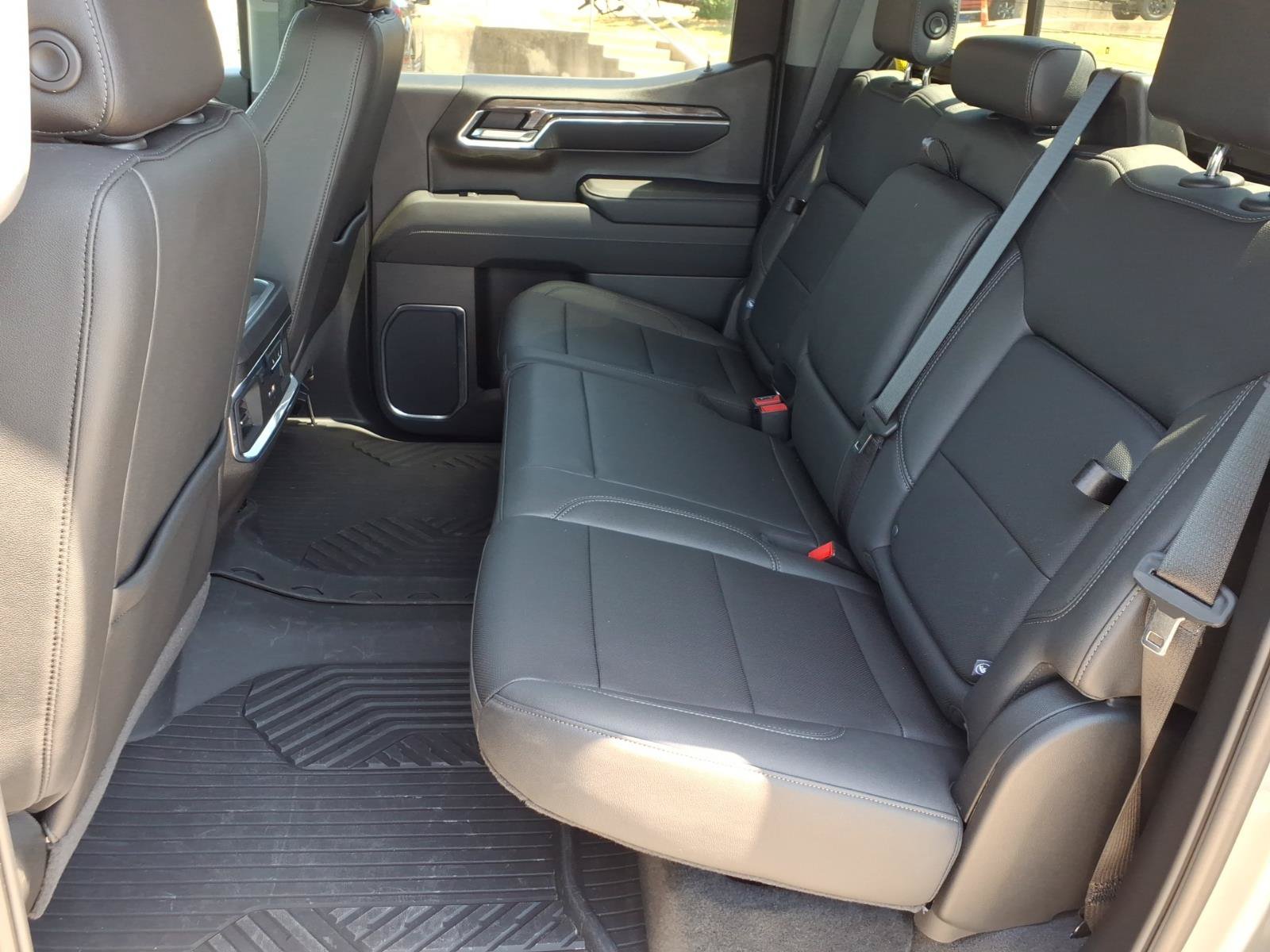 Used 2024 Chevrolet Silverado 1500 LTZ AWD/4WD image 10