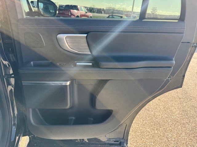 Certified 2025 Ford Expedition Platinum w/ Driver's Package image 37