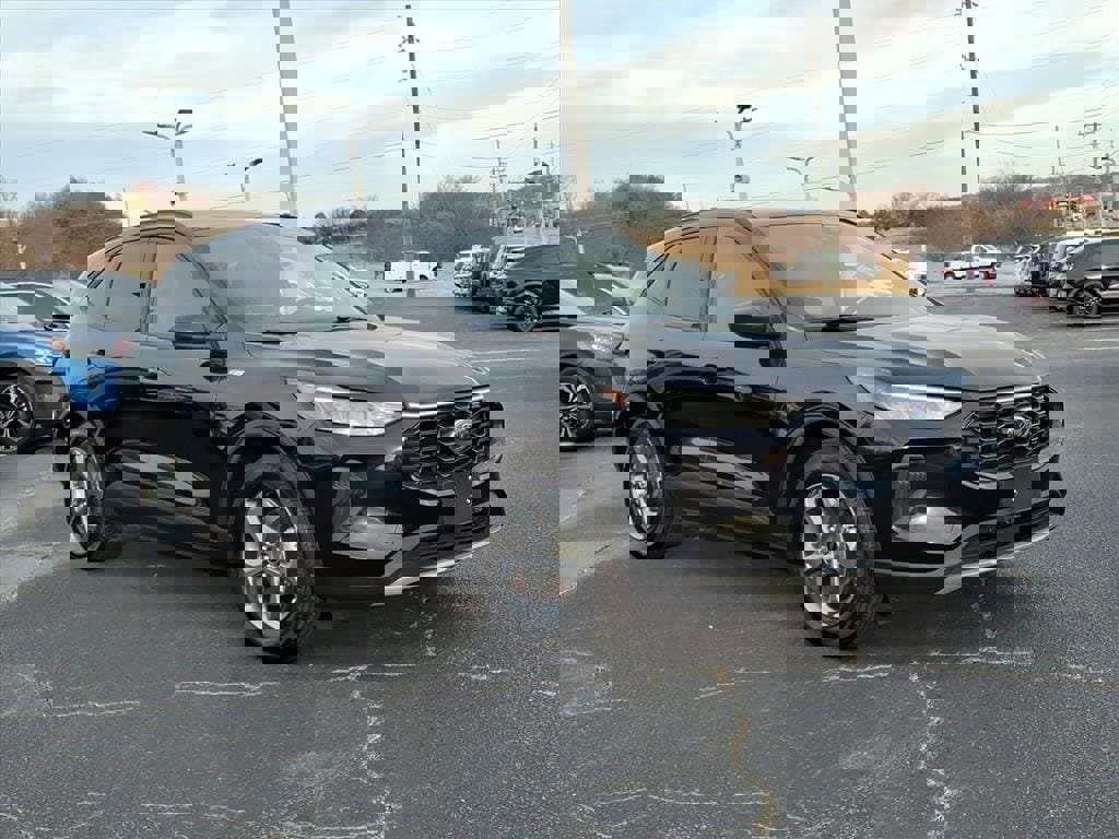 Certified 2025 Ford Escape ST-Line image 2