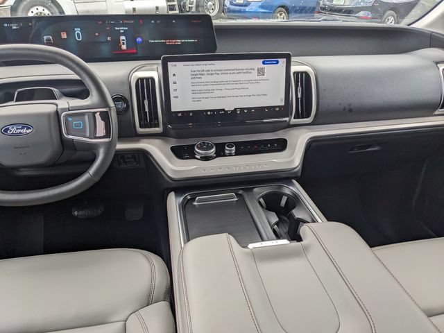 Certified 2025 Ford Expedition Active AWD/4WD image 17