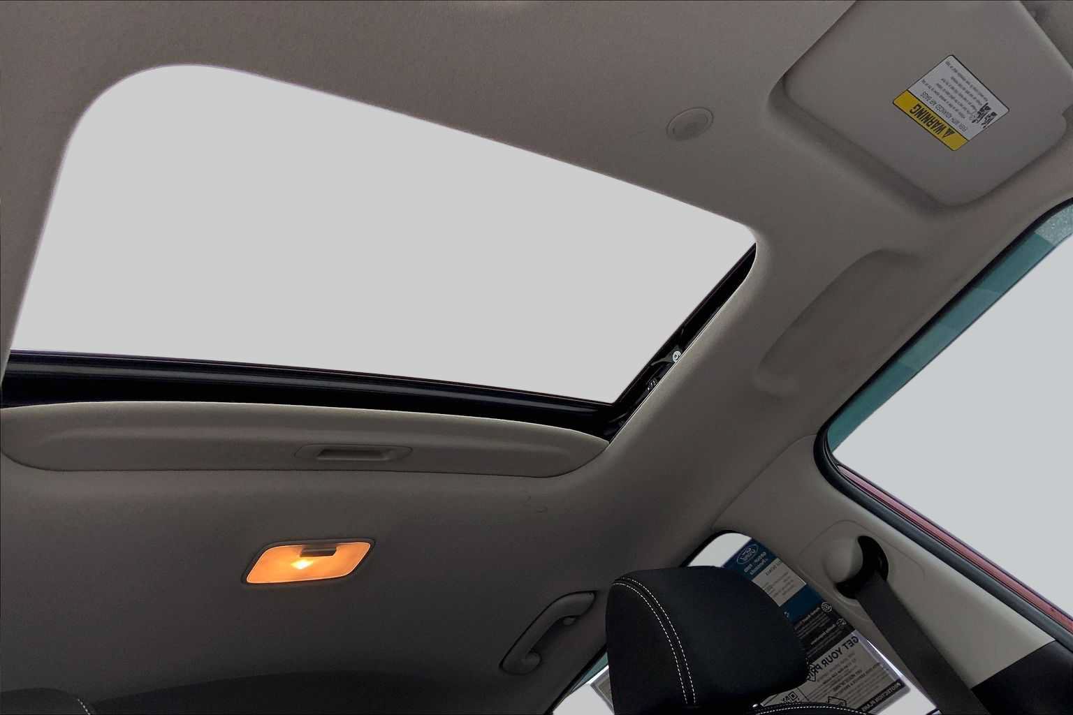 Used 2023 Hyundai Venue SEL FWD image 13