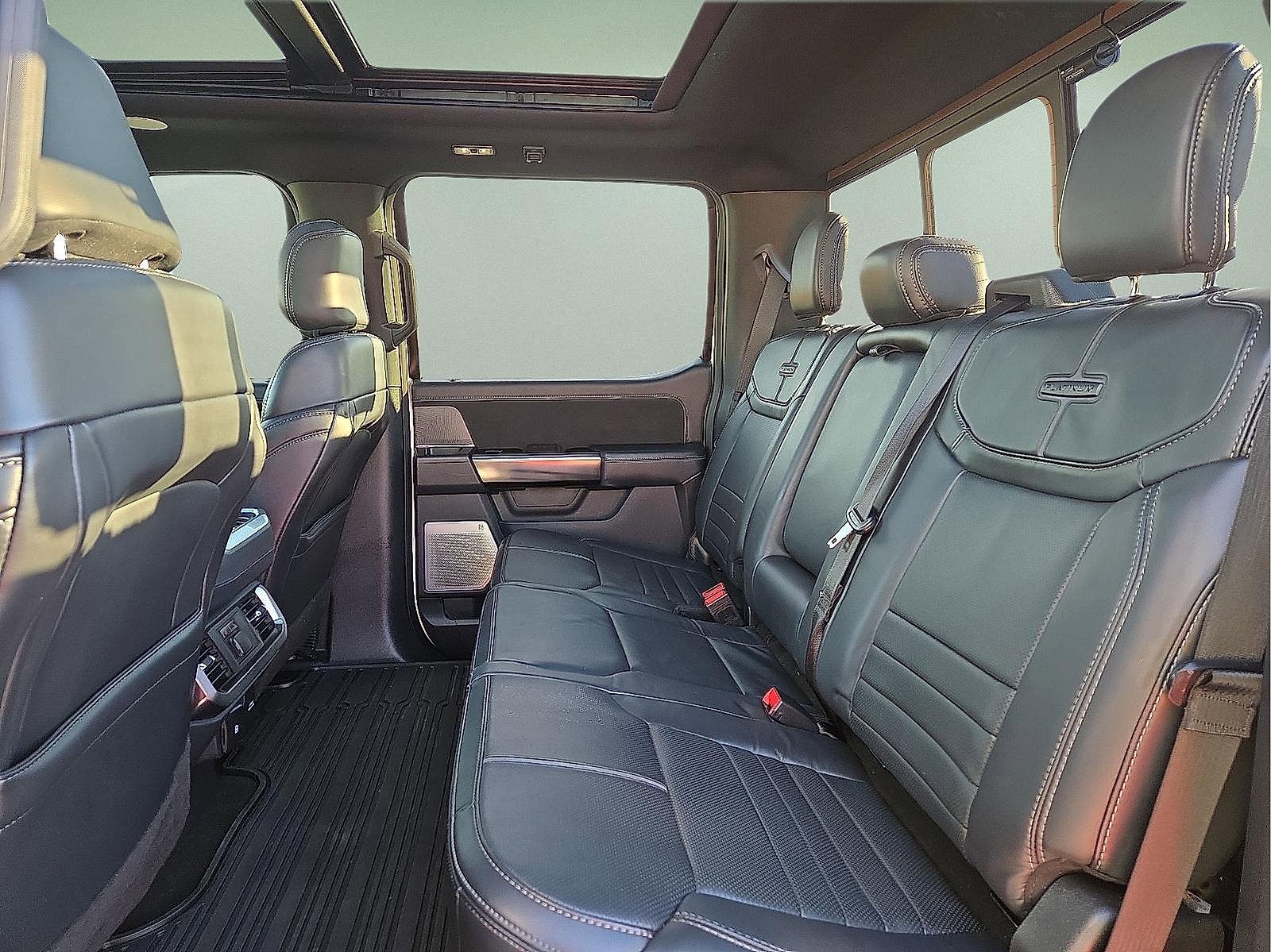 Certified 2022 Ford F150 Platinum w/ Equipment Group 701A High image 10