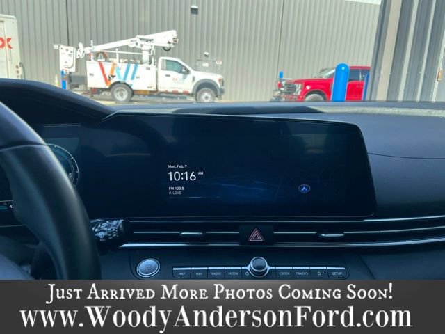 Used 2024 Hyundai Elantra Limited image 10