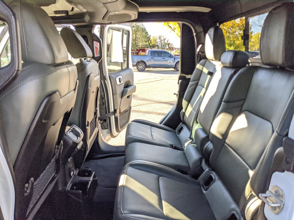Used 2024 Jeep Gladiator Mojave AWD/4WD image 16