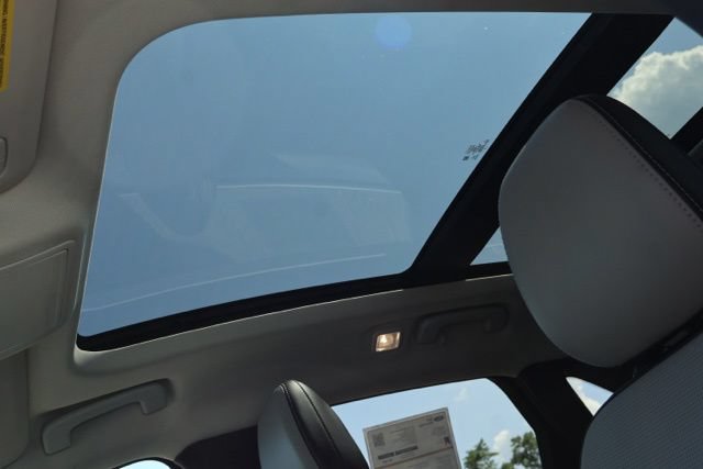 Certified 2024 Ford Escape Platinum AWD/4WD image 22