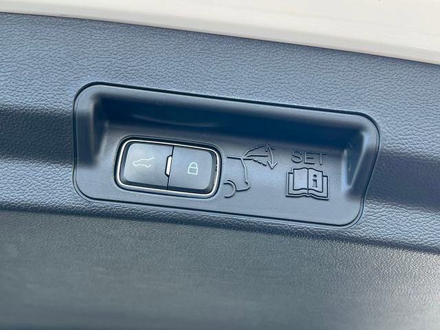 Certified 2023 Ford Explorer XLT w/ Equipment Group 202A image 43