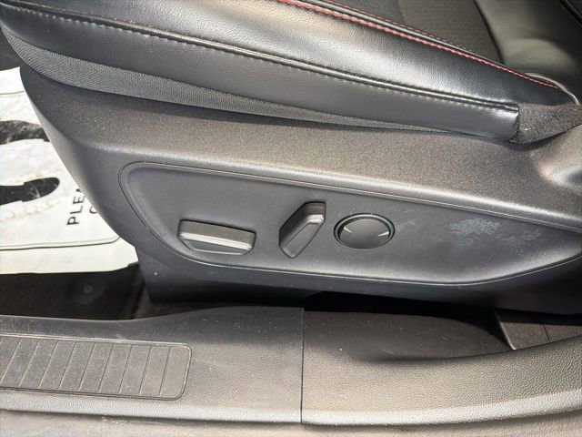 Certified 2025 Ford Escape ST-Line Select AWD/4WD image 17