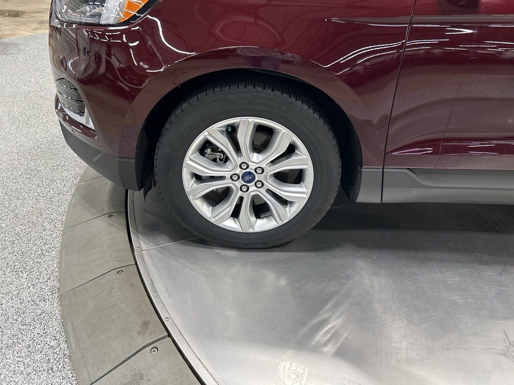 Certified 2020 Ford Edge Titanium w/ Equipment Group 301A AWD/4WD image 34