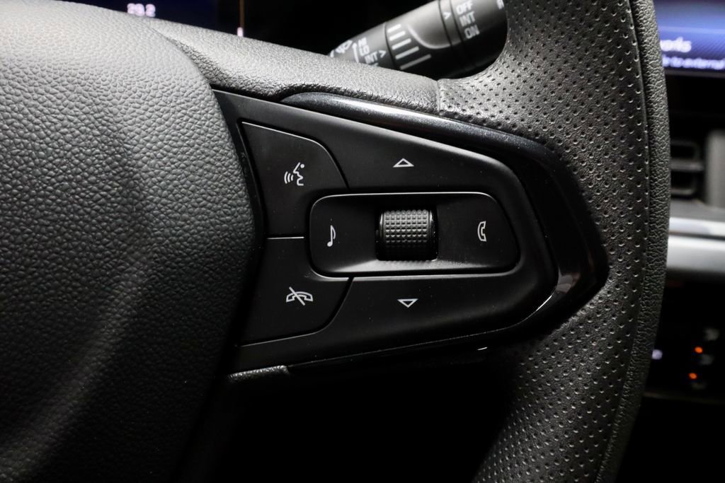 Used 2024 Chevrolet Trax LT image 28