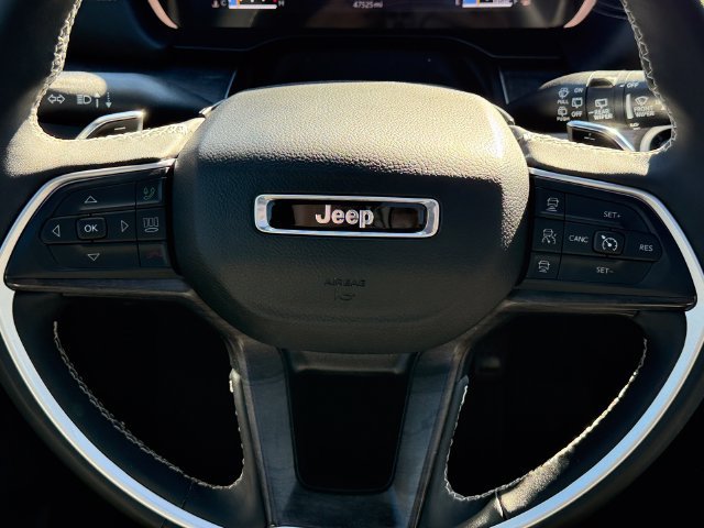 Used 2024 Jeep Grand Cherokee Limited w/ Black Appearance Package AWD/4WD image 28