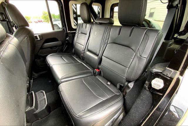 Used 2022 Jeep Wrangler Unlimited Sahara w/ Cold Weather Group AWD/4WD image 21