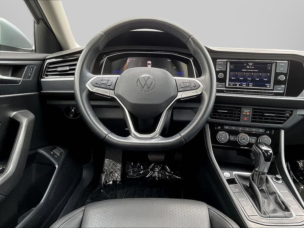 Used 2023 Volkswagen Jetta SE FWD image 8