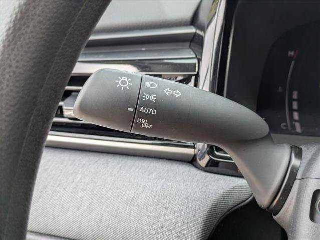 Used 2025 Toyota Camry LE image 11