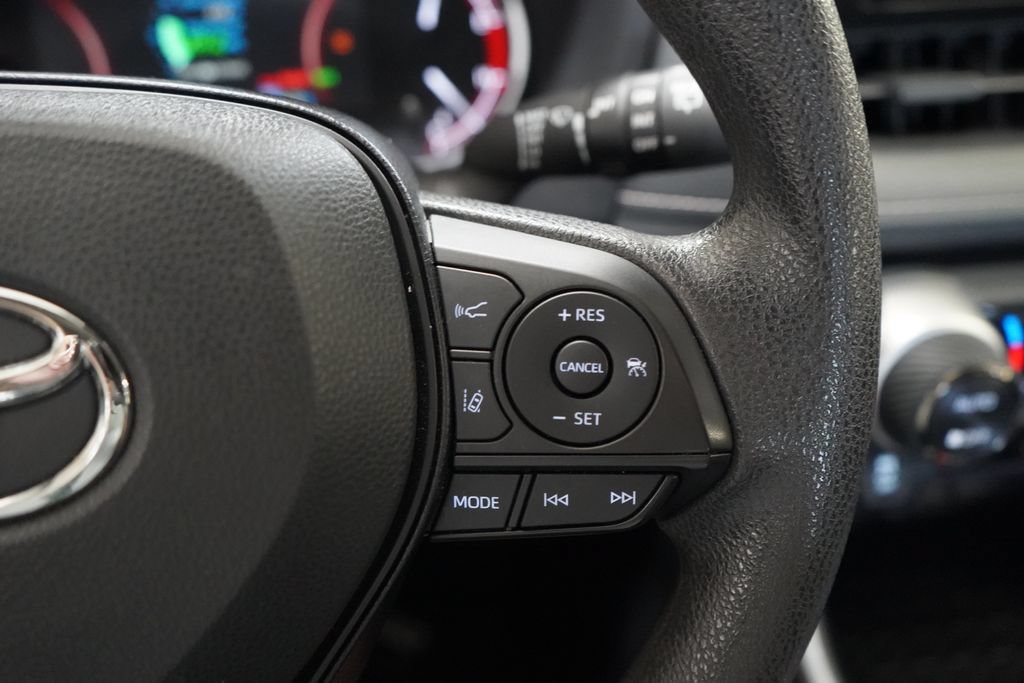 Used 2025 Toyota RAV4 XLE AWD/4WD image 33