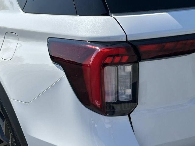 Certified 2025 Ford Explorer ST AWD/4WD image 10