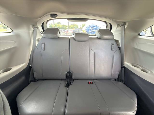 Used 2022 Toyota Sienna XLE FWD image 17