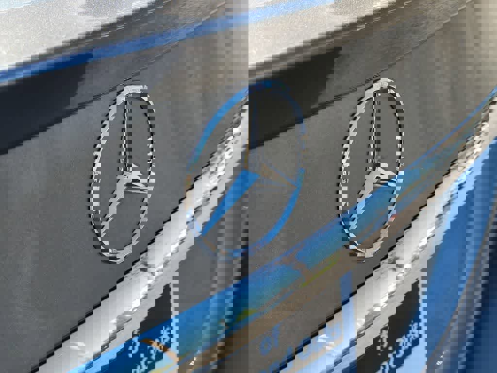 Used 2018 Mercedes-Benz C 300 C 300 image 4