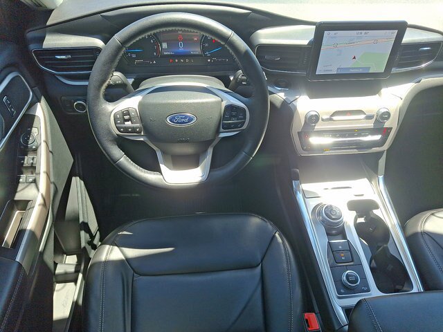 Certified 2023 Ford Explorer XLT w/ Equipment Group 202A AWD/4WD image 13