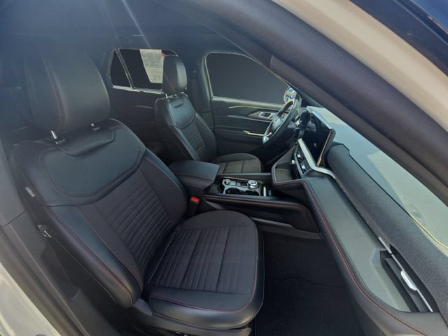 Certified 2025 Ford Explorer ST-Line AWD/4WD image 15